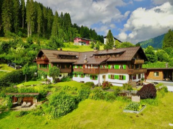  Unser Haus im Sommer, inmitten der Natur und doch nur einen Katzensprung von Riezlern entfernt 